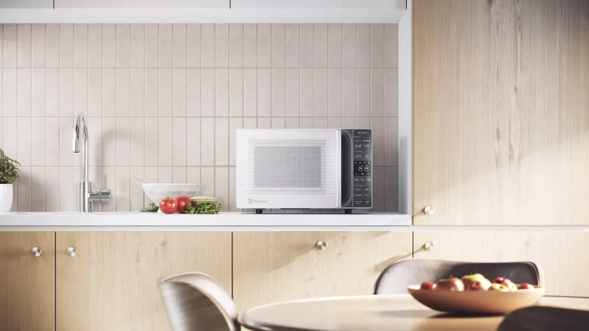 Micro-ondas Electrolux Branco 23L Efficient ME23B